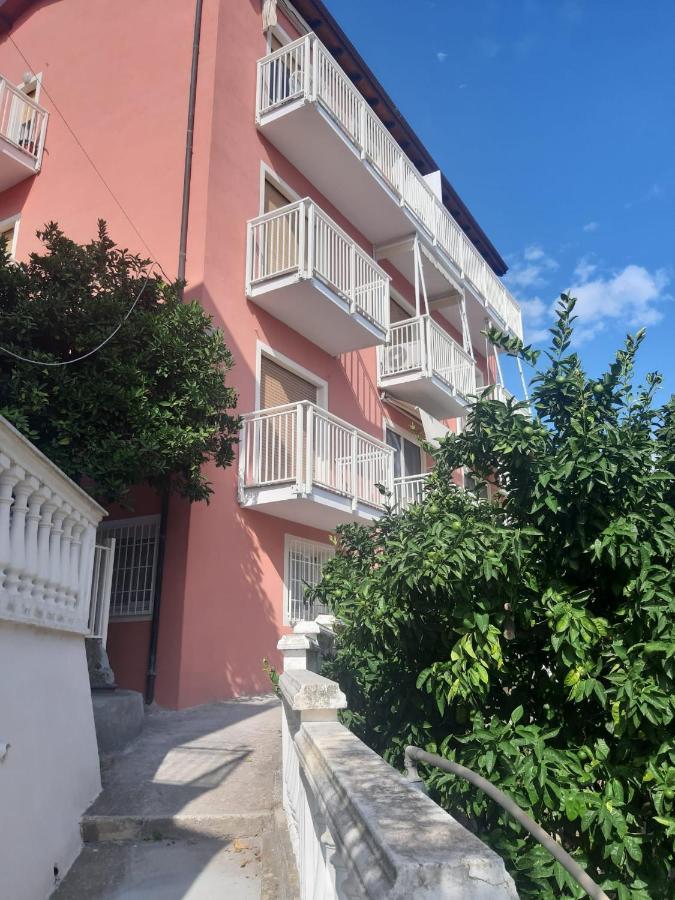 فيلا Spectacular Sea View - 3 Minutes Walk From The Sea لايقويليا المظهر الخارجي الصورة