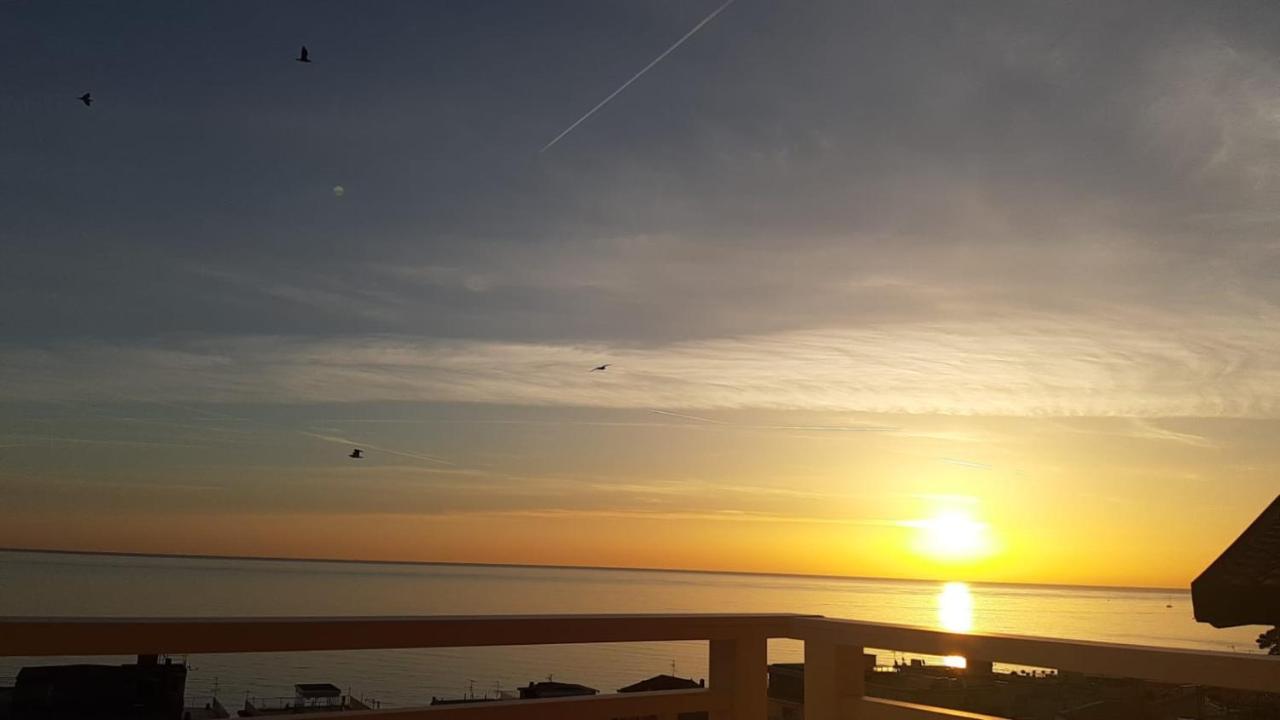 فيلا Spectacular Sea View - 3 Minutes Walk From The Sea لايقويليا المظهر الخارجي الصورة