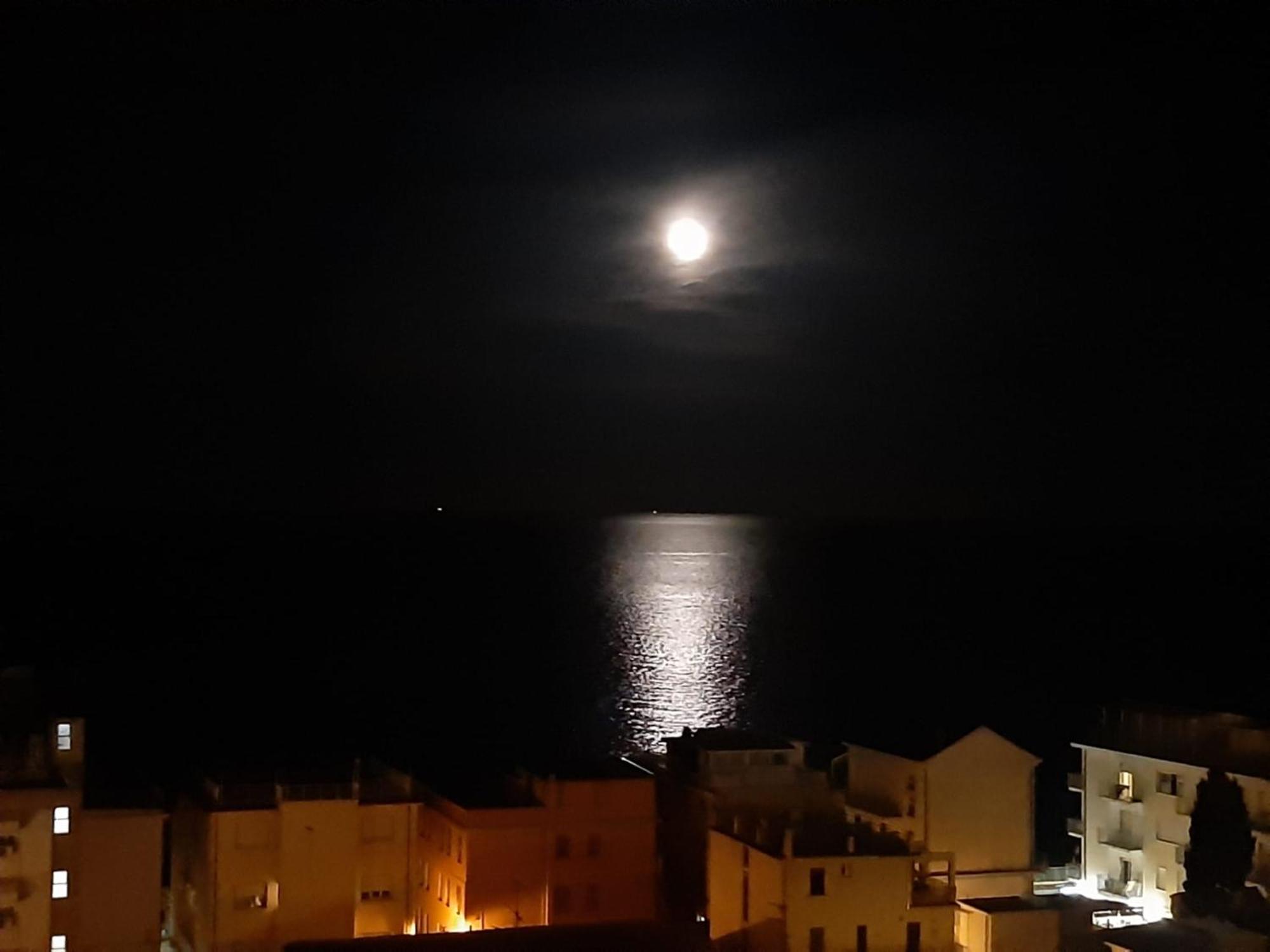 فيلا Spectacular Sea View - 3 Minutes Walk From The Sea لايقويليا المظهر الخارجي الصورة