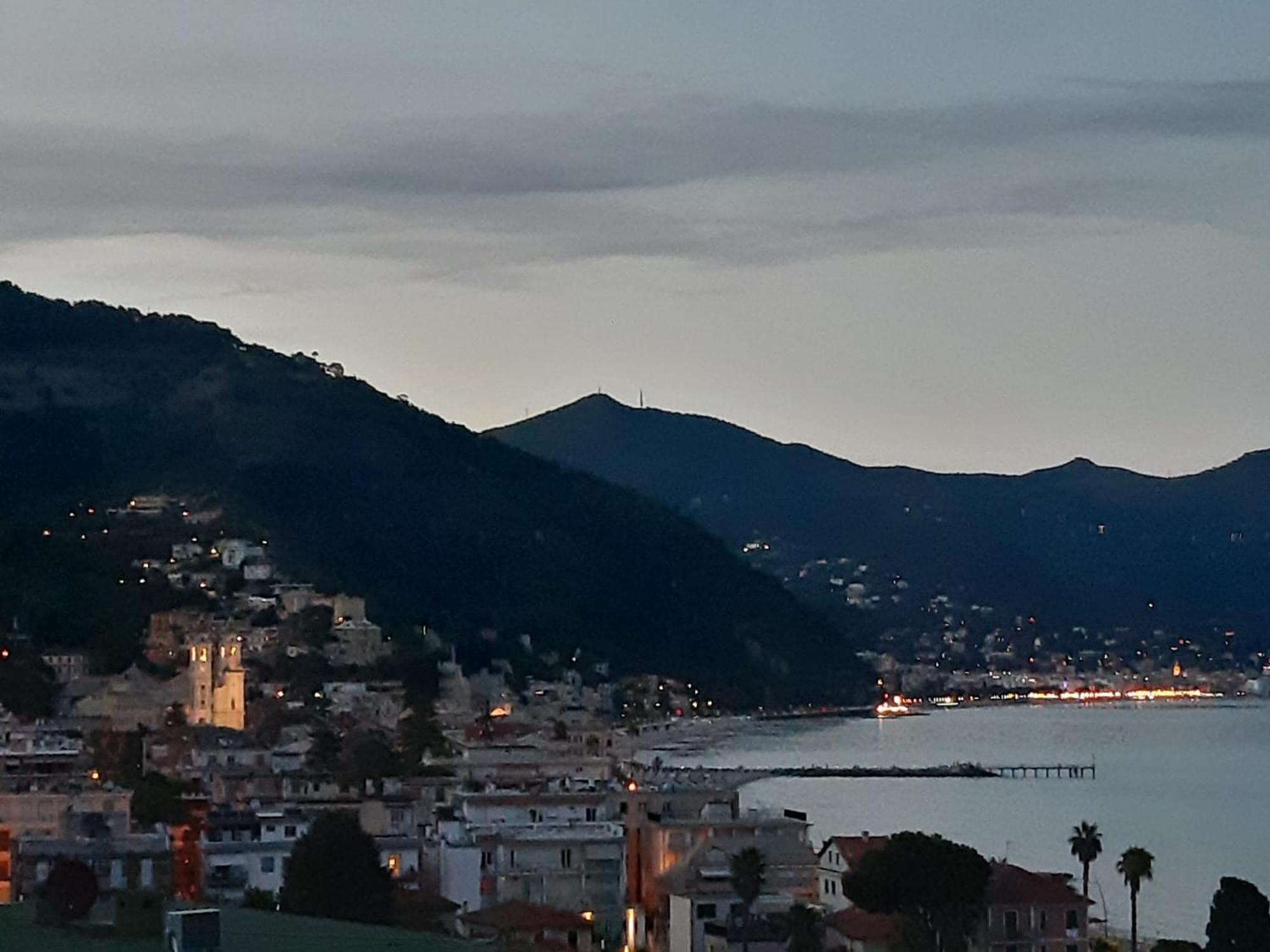 فيلا Spectacular Sea View - 3 Minutes Walk From The Sea لايقويليا المظهر الخارجي الصورة