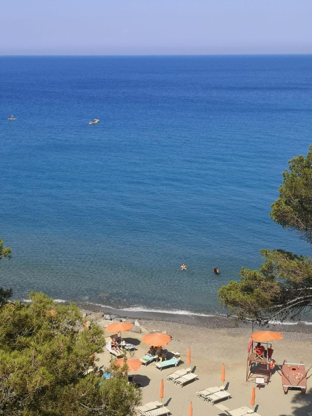 فيلا Spectacular Sea View - 3 Minutes Walk From The Sea لايقويليا المظهر الخارجي الصورة
