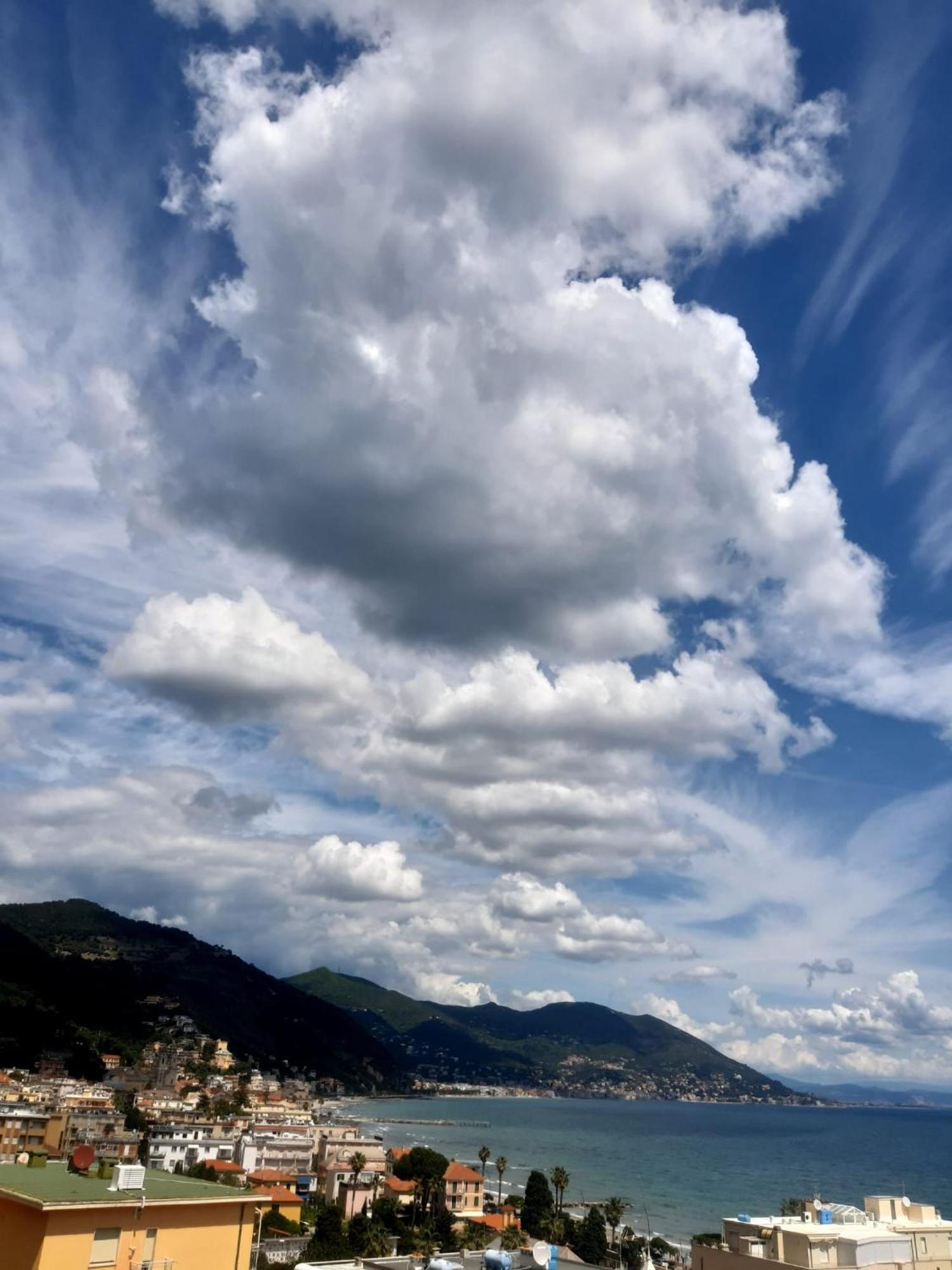 فيلا Spectacular Sea View - 3 Minutes Walk From The Sea لايقويليا المظهر الخارجي الصورة