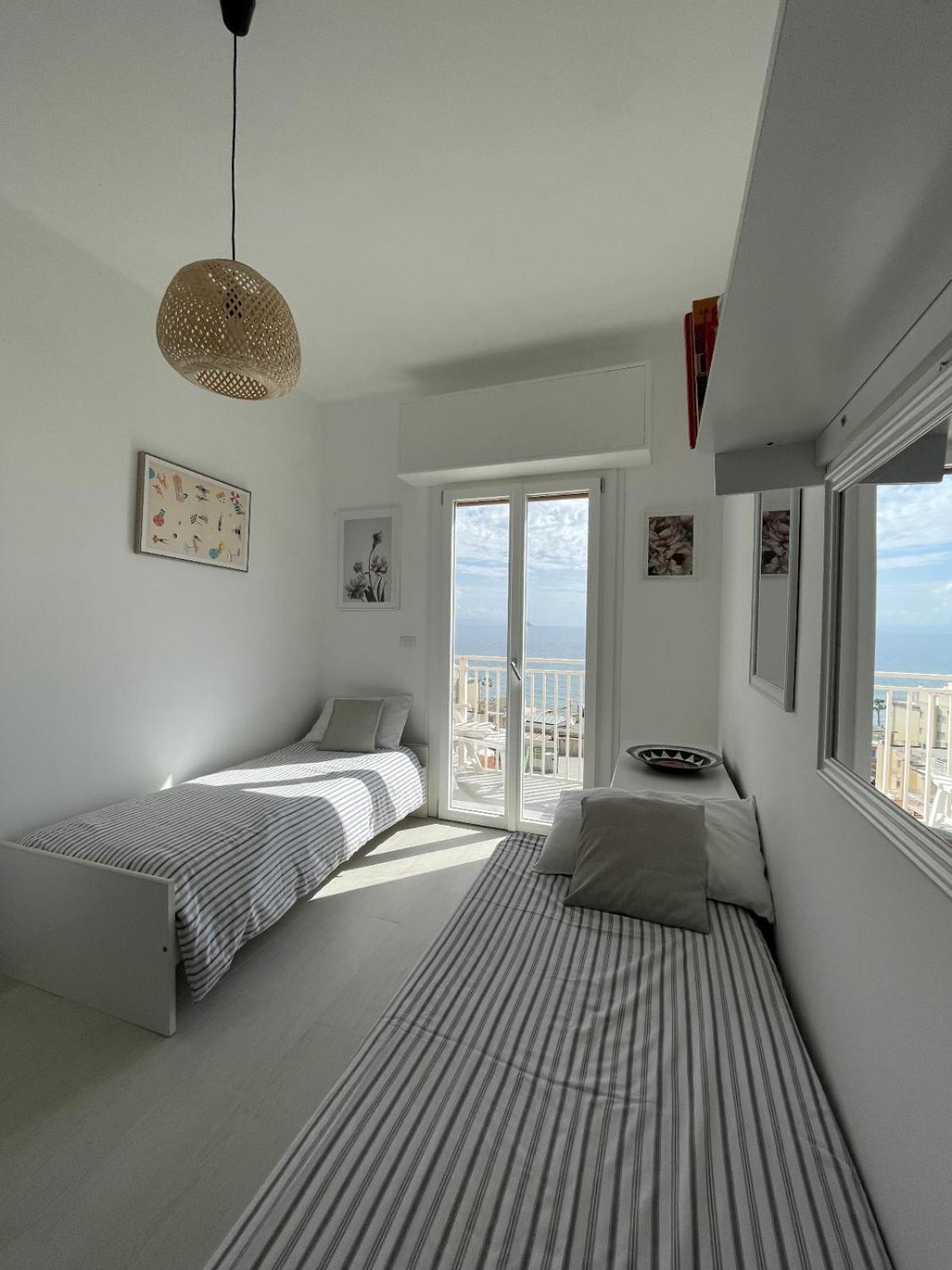 فيلا Spectacular Sea View - 3 Minutes Walk From The Sea لايقويليا المظهر الخارجي الصورة