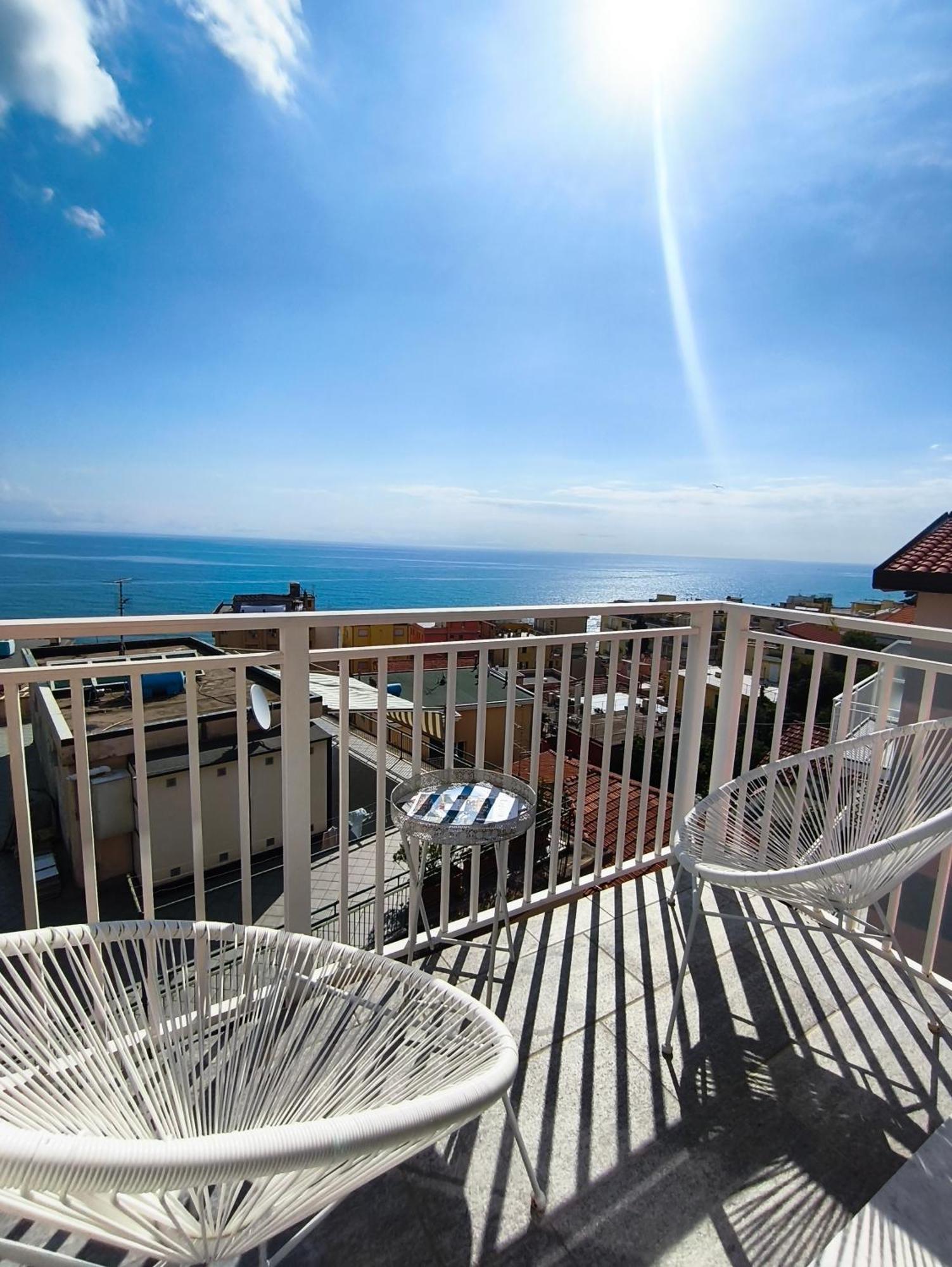 فيلا Spectacular Sea View - 3 Minutes Walk From The Sea لايقويليا المظهر الخارجي الصورة